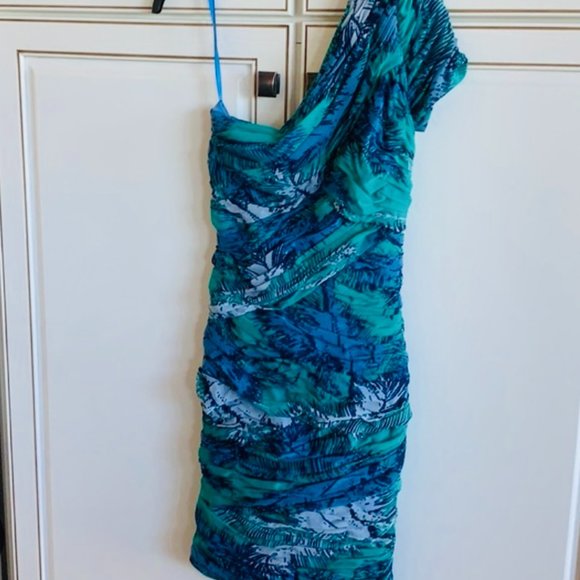Beautiful brand new BCBG Mia one-shoulder cocktail dress - Picture 11 of 16